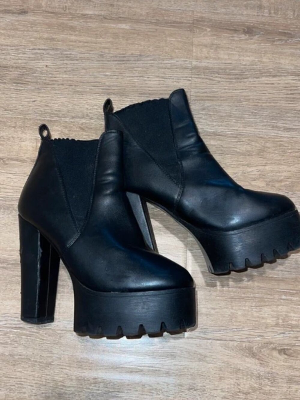 Blanky platform ankle boots